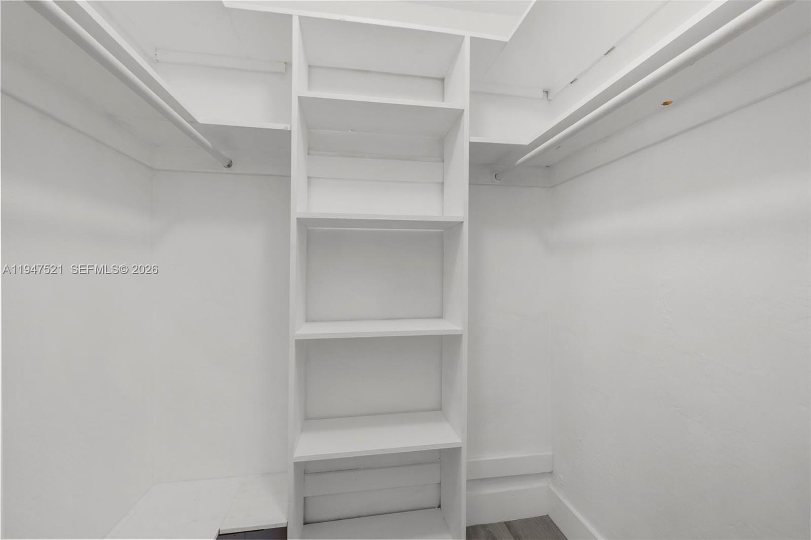 1011 NE 196th St Miami, FL 33179