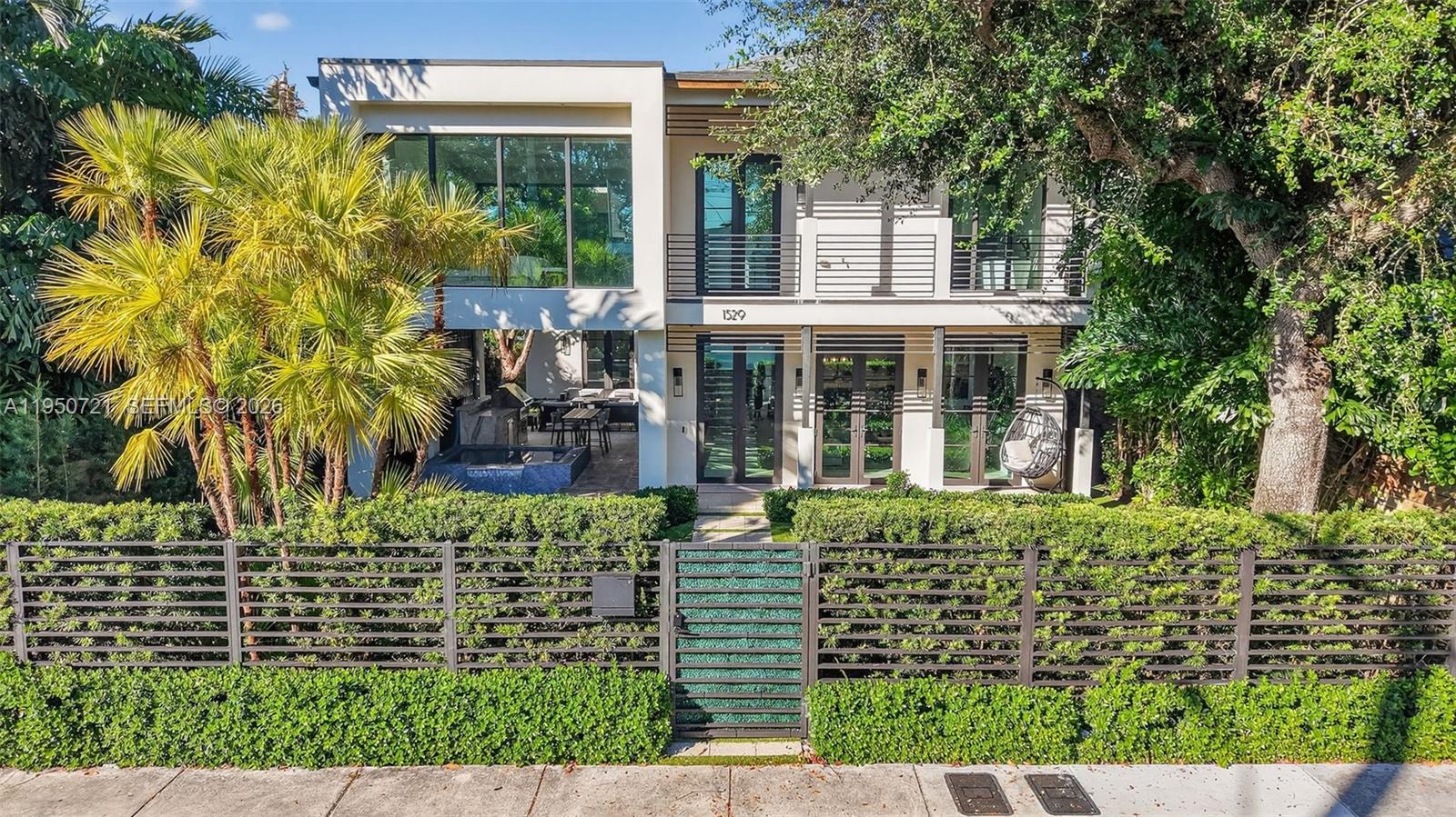 1529 SE 2nd Ct Fort Lauderdale, FL 33301