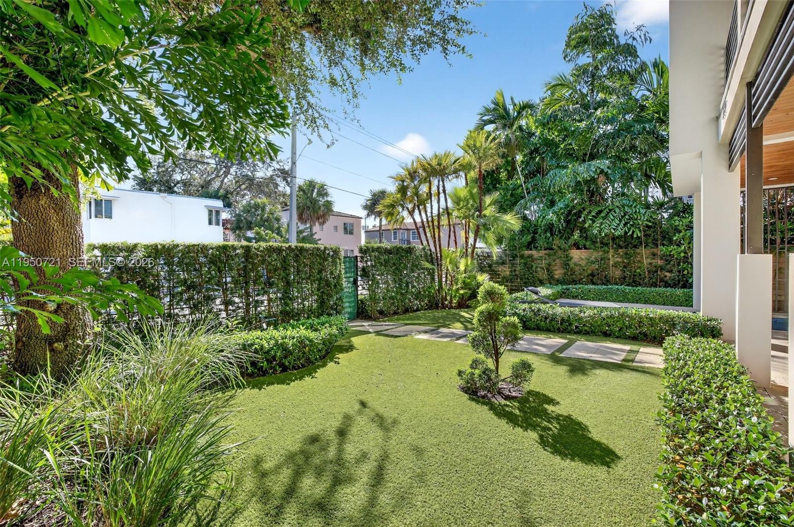 1529 SE 2nd Ct Fort Lauderdale, FL 33301