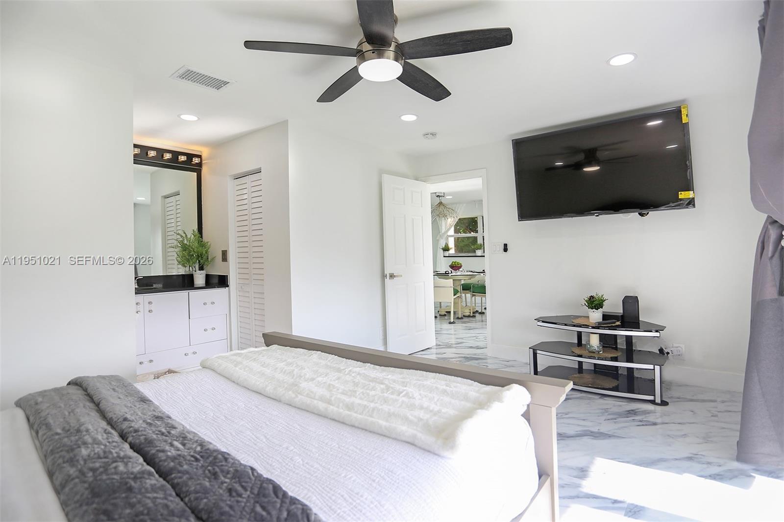 6570 Royal Palm Blvd #301J Margate, FL 33063