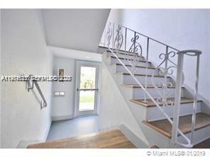 1995 Marseille Dr #4 Miami Beach, FL 33141