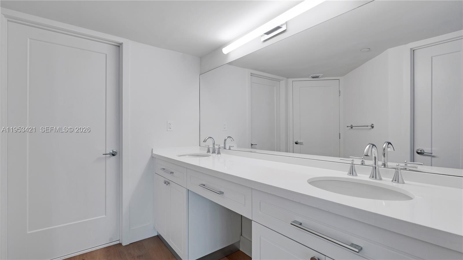 555 NE 34th St #705 Miami, FL 33137