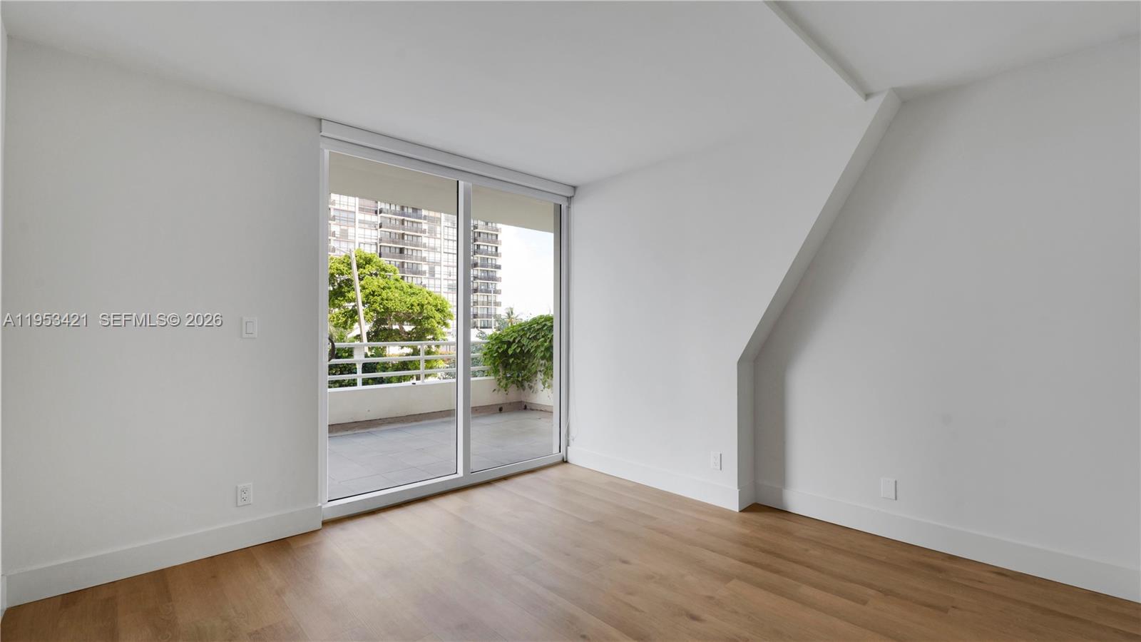 555 NE 34th St #705 Miami, FL 33137