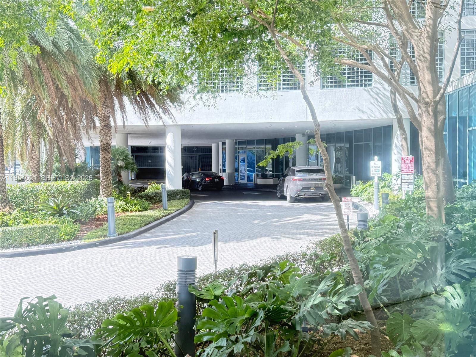 601 NE 36th St #1112 Miami, FL 33137