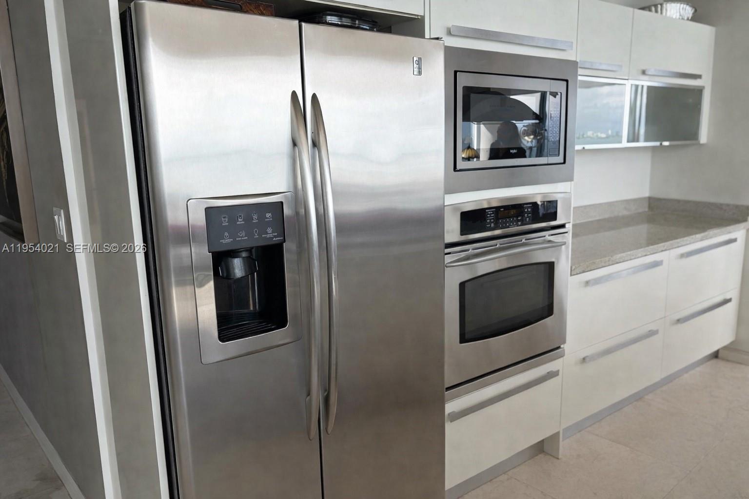 601 NE 36th St #1112 Miami, FL 33137