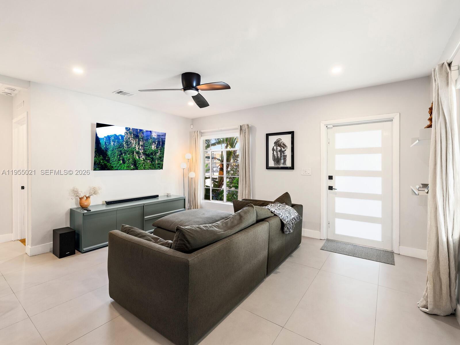 1009 NW 11th Ct Miami, FL 33136