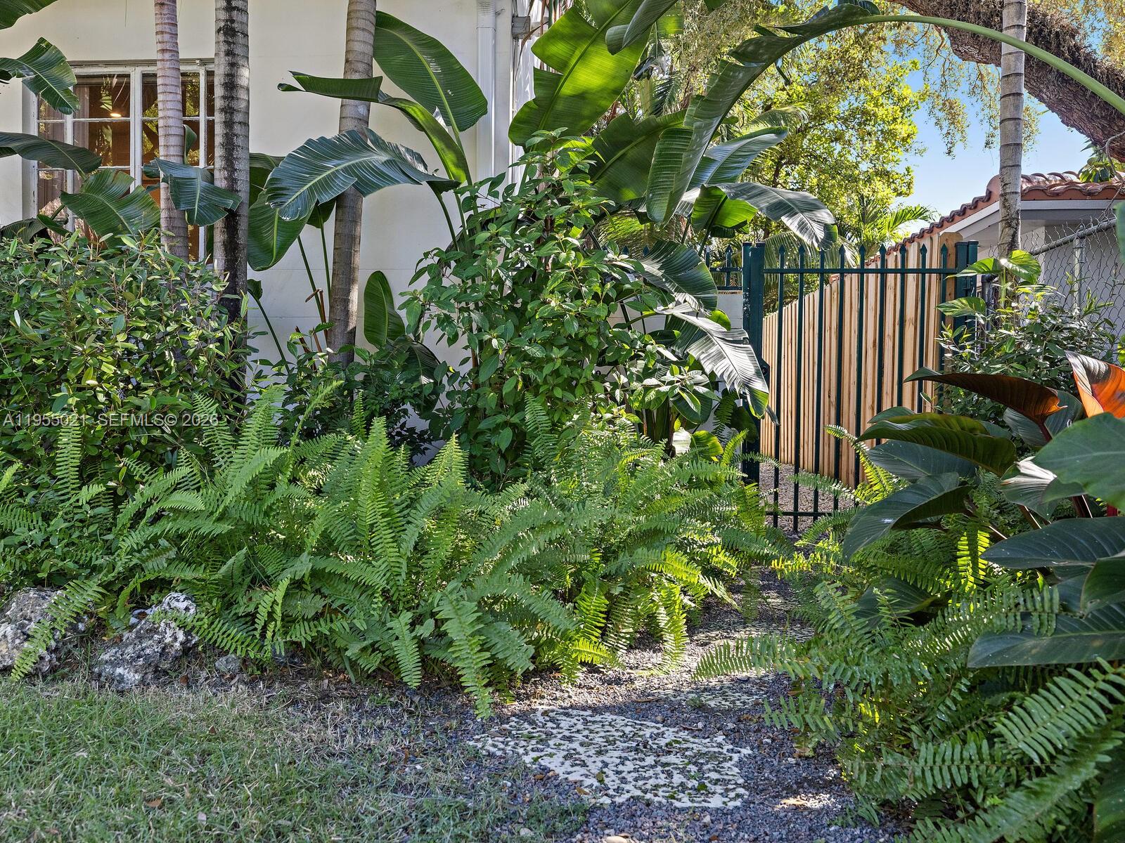 1009 NW 11th Ct Miami, FL 33136