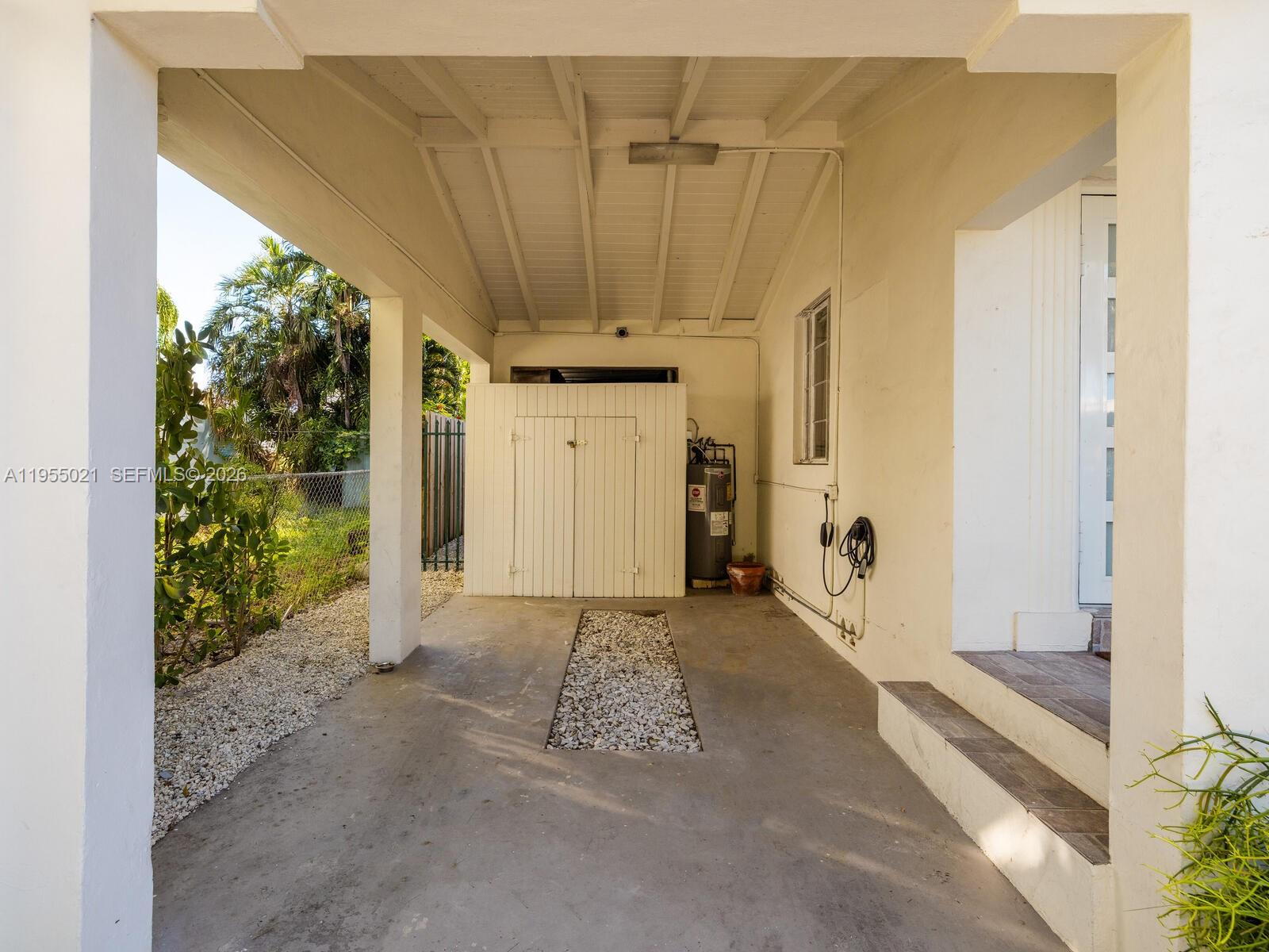 1009 NW 11th Ct Miami, FL 33136