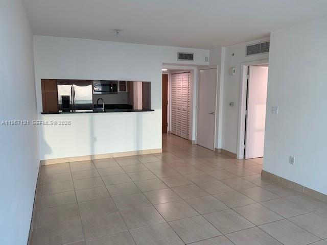 image Brickell on the River North12