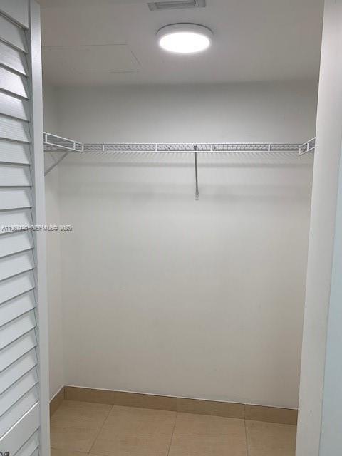 image Brickell on the River North16