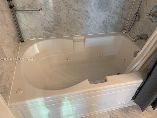 image Brickell on the River North19