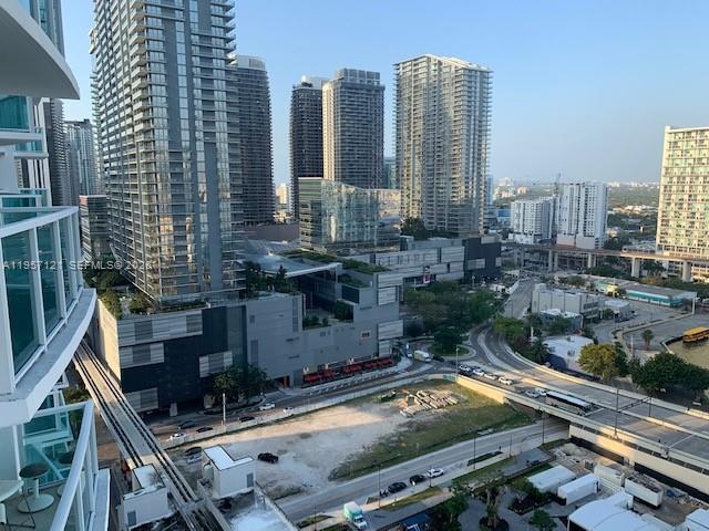 image Brickell on the River North25