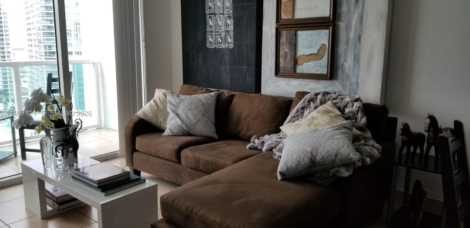 image Brickell on the River North5