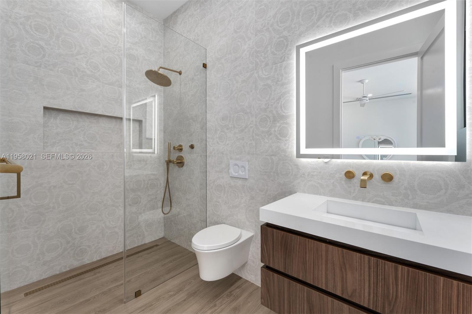 9525 SW 95th Ct Miami, FL 33176