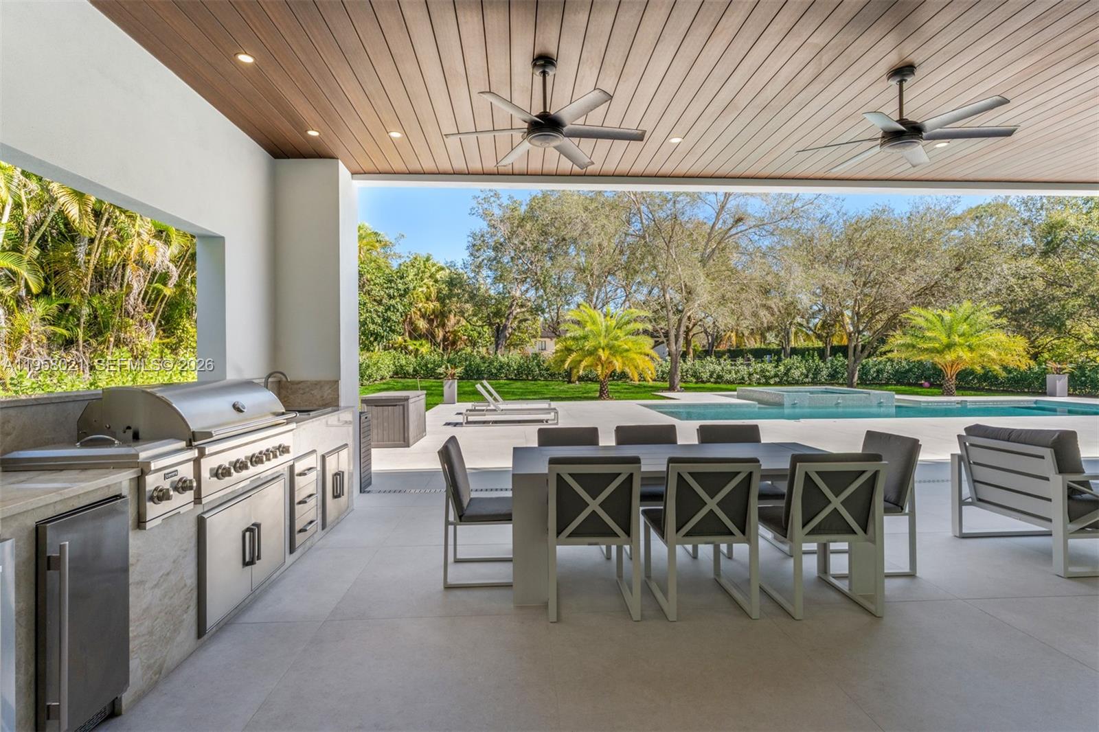 9525 SW 95th Ct Miami, FL 33176