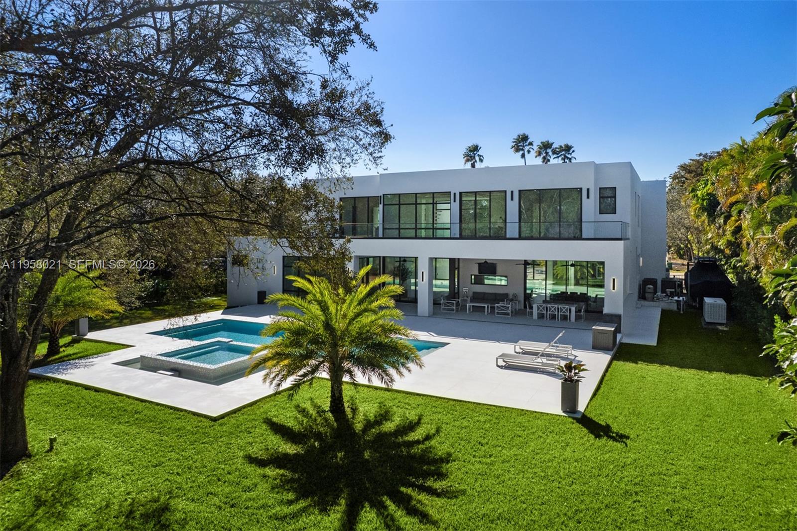 9525 SW 95th Ct Miami, FL 33176