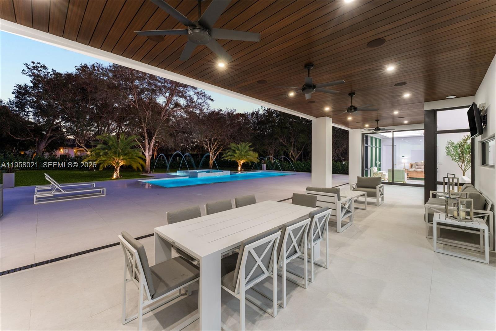 9525 SW 95th Ct Miami, FL 33176