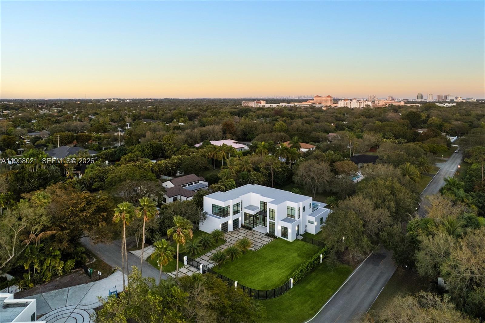 9525 SW 95th Ct Miami, FL 33176