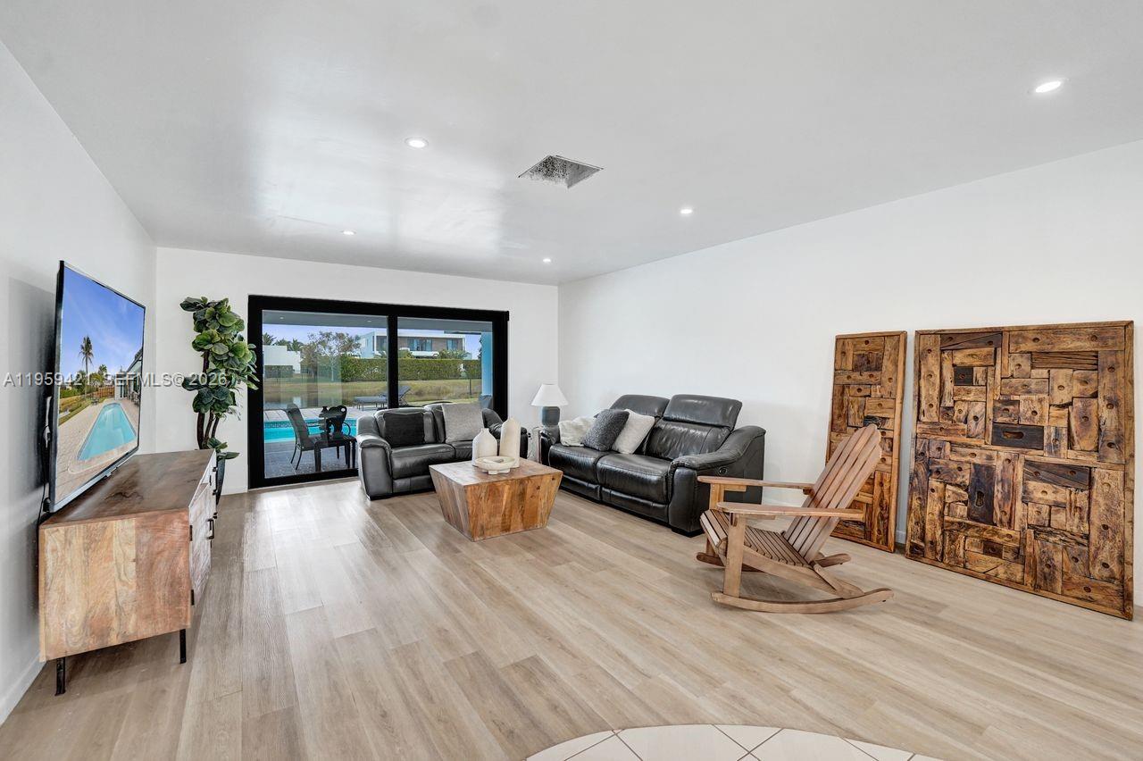 16653 Golfview Dr Weston, FL 33326