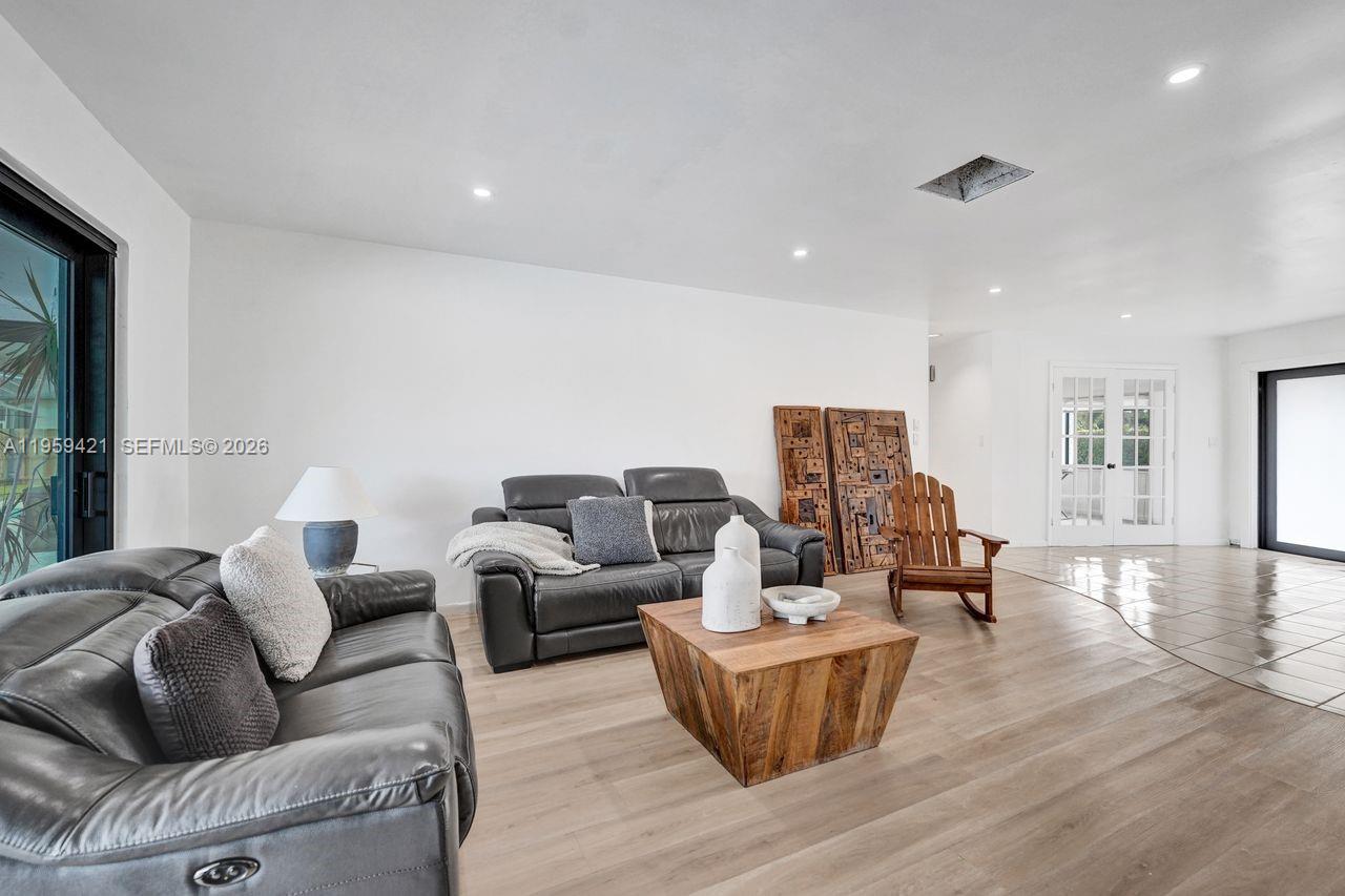 16653 Golfview Dr Weston, FL 33326