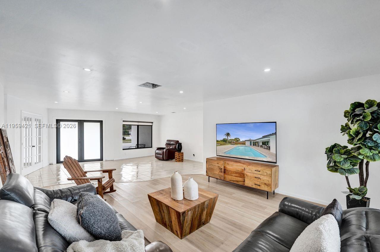 16653 Golfview Dr Weston, FL 33326