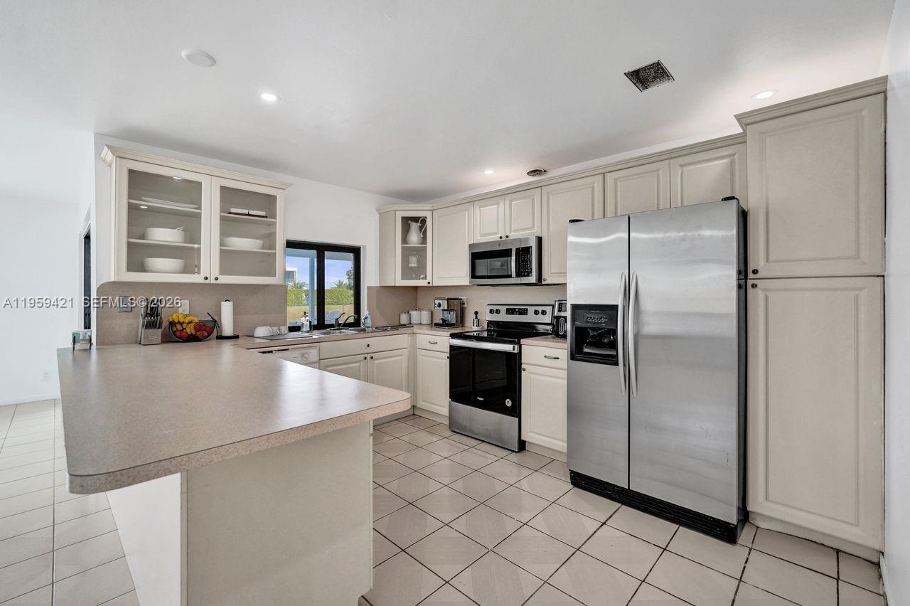 16653 Golfview Dr Weston, FL 33326