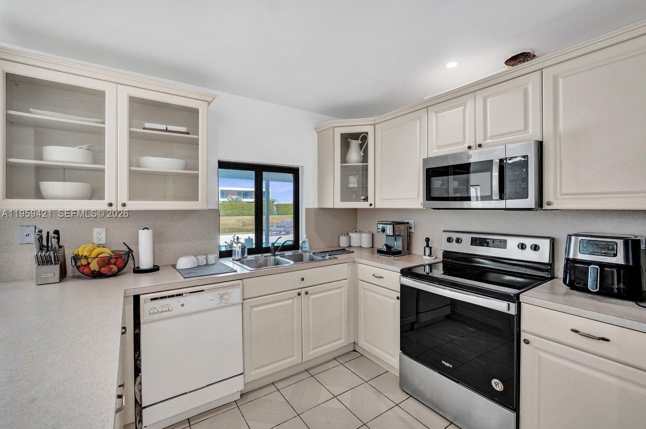 16653 Golfview Dr Weston, FL 33326