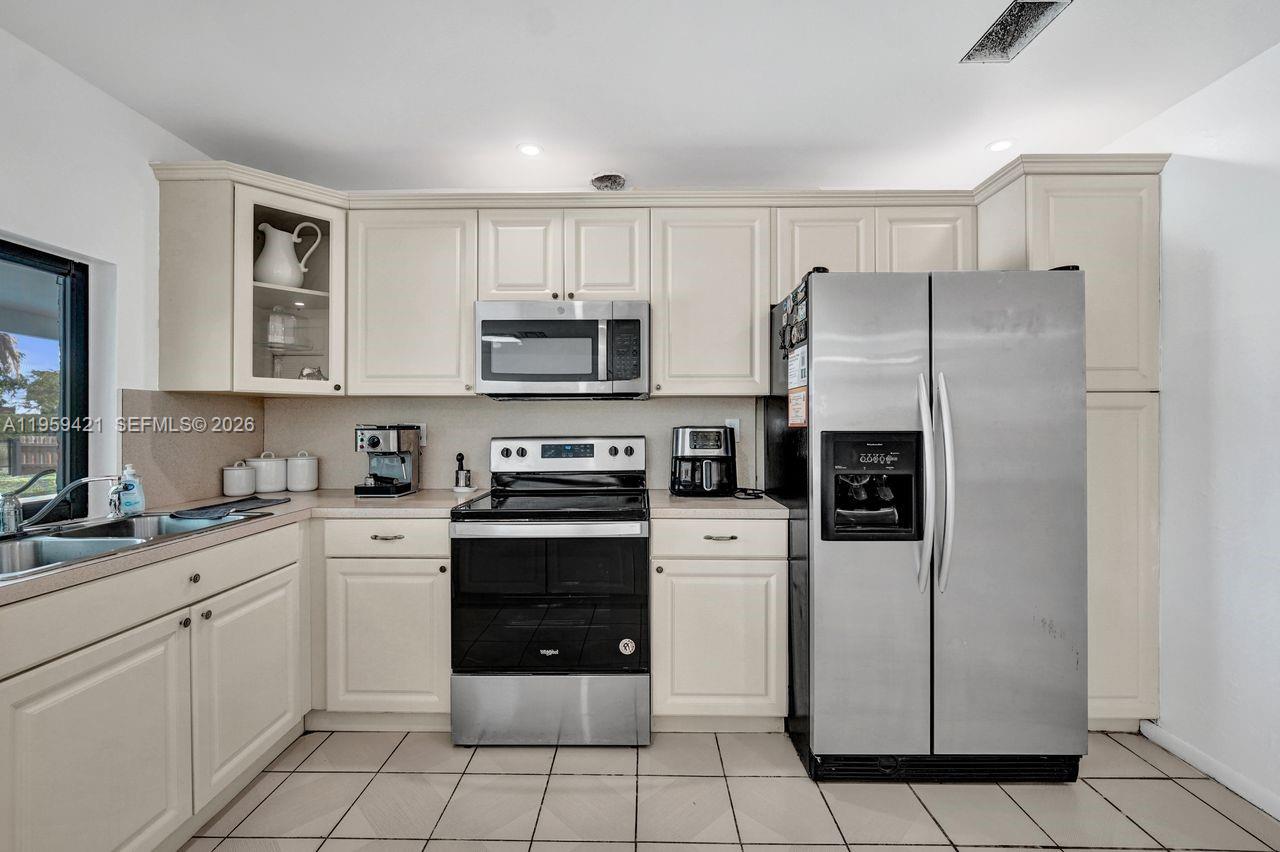 16653 Golfview Dr Weston, FL 33326