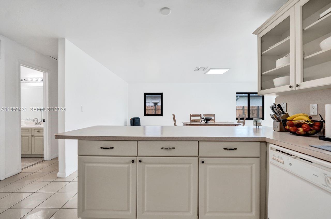 16653 Golfview Dr Weston, FL 33326