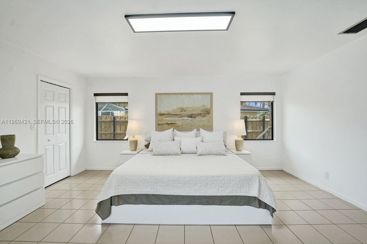 16653 Golfview Dr Weston, FL 33326