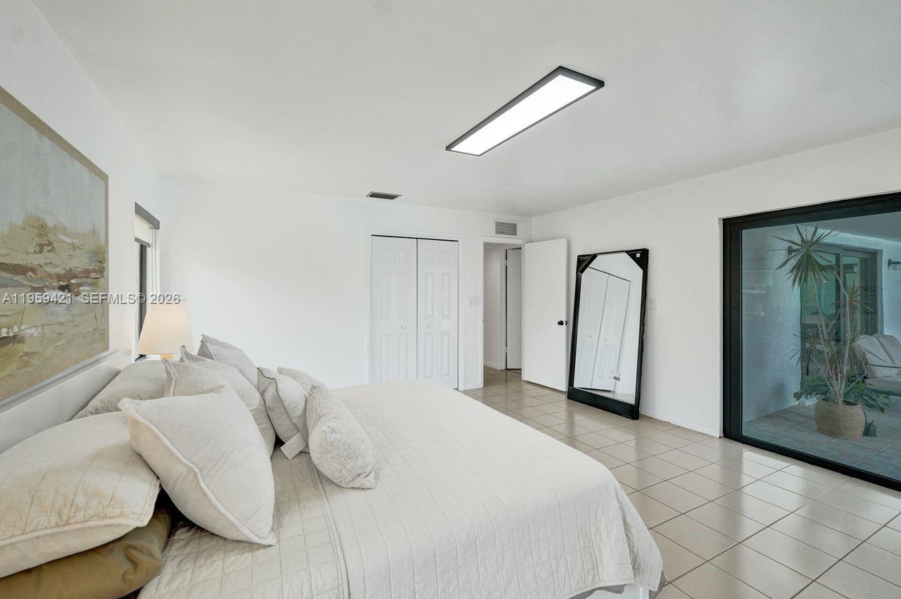 16653 Golfview Dr Weston, FL 33326