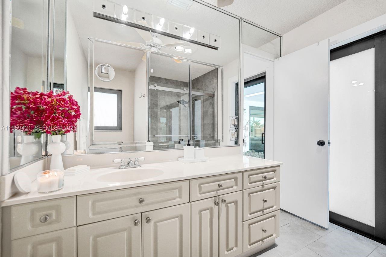 16653 Golfview Dr Weston, FL 33326