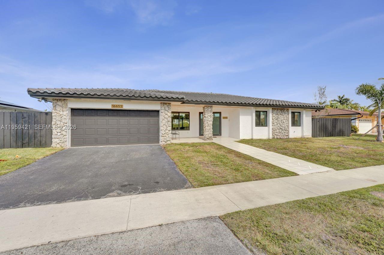 16653 Golfview Dr Weston, FL 33326