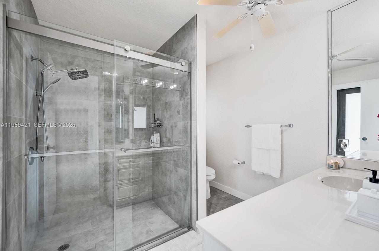 16653 Golfview Dr Weston, FL 33326