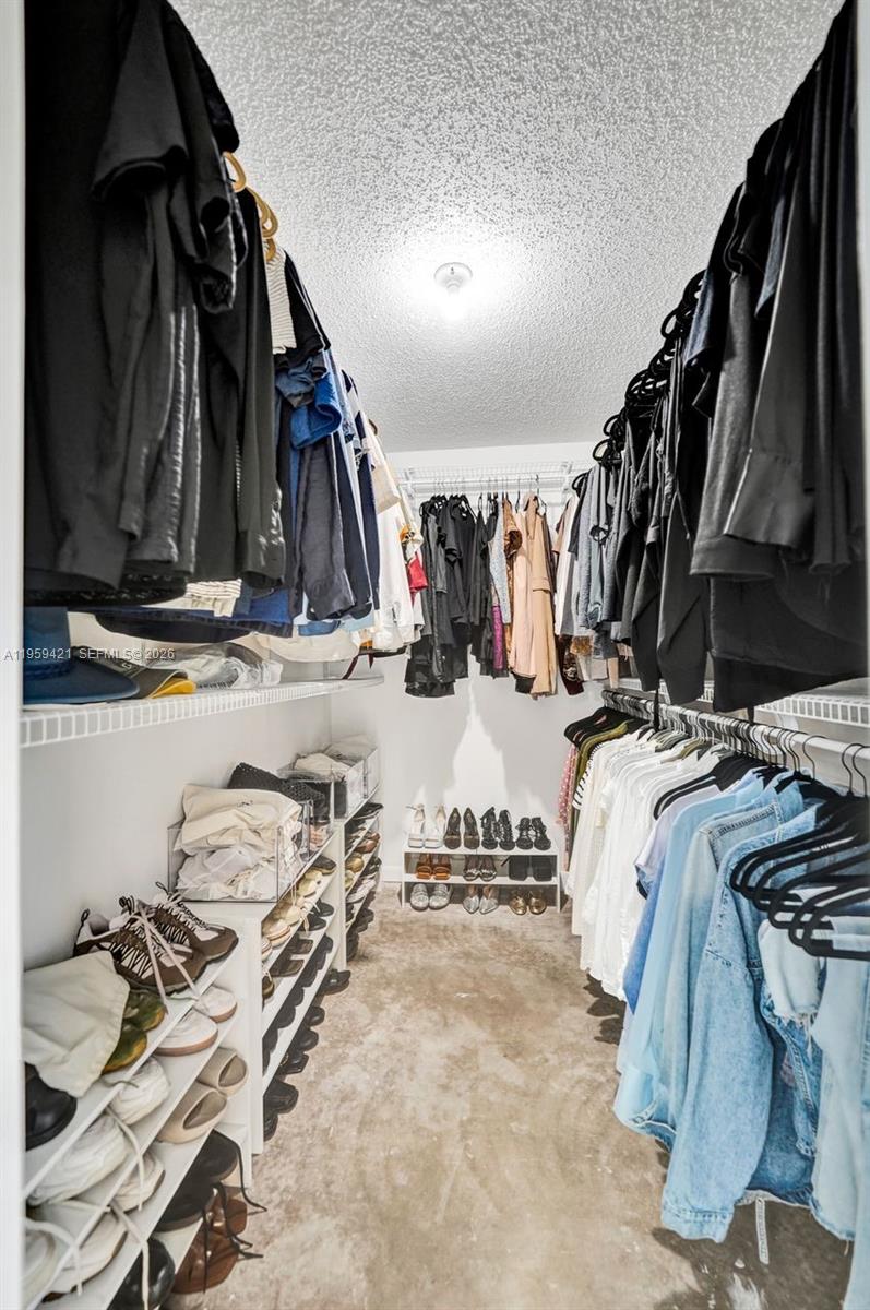 16653 Golfview Dr Weston, FL 33326