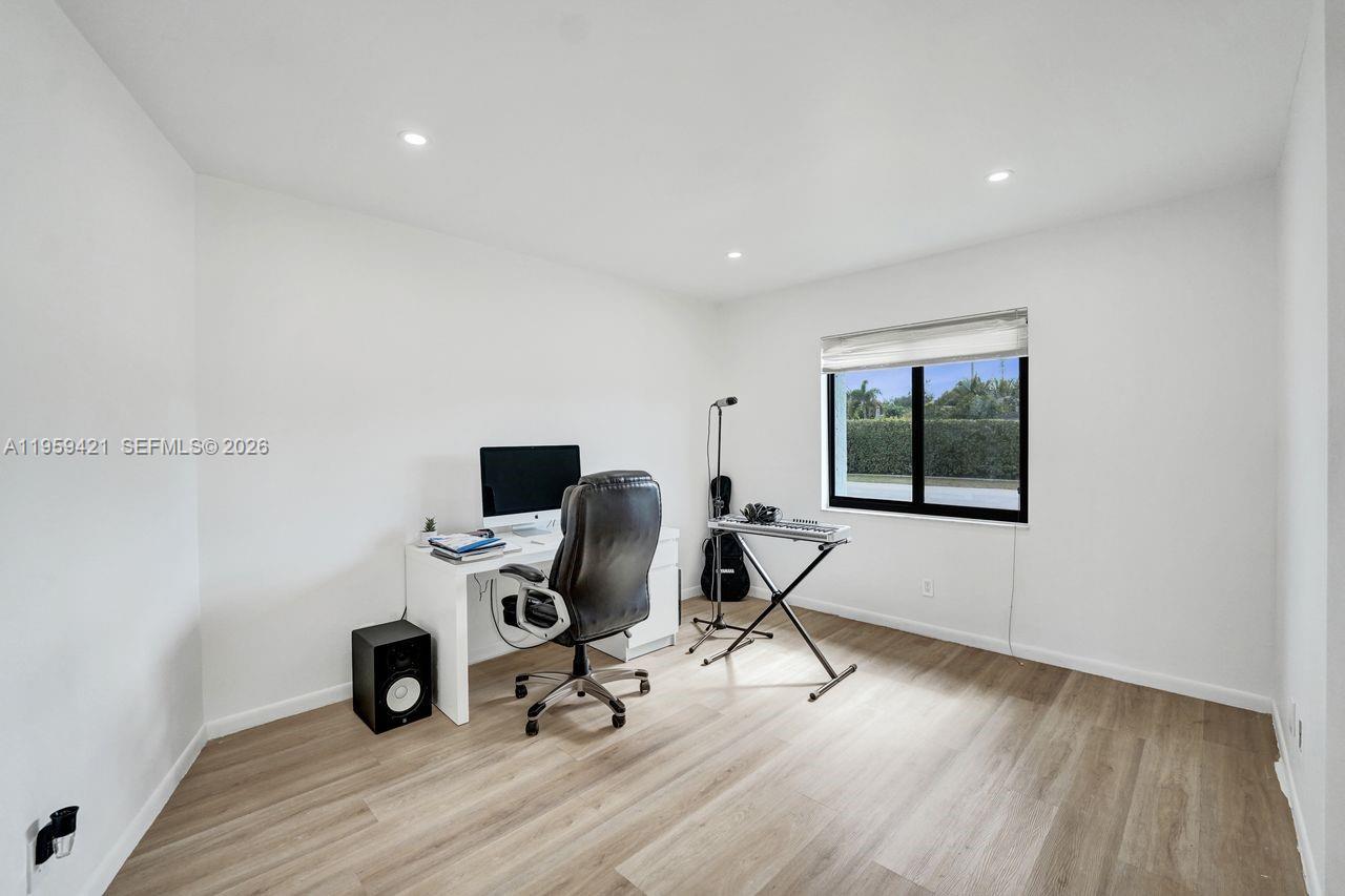 16653 Golfview Dr Weston, FL 33326