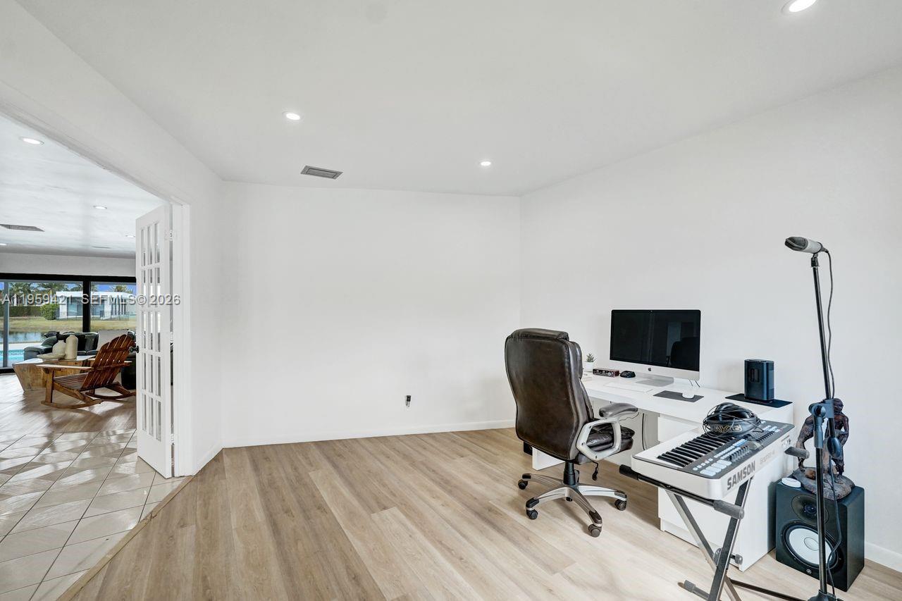 16653 Golfview Dr Weston, FL 33326