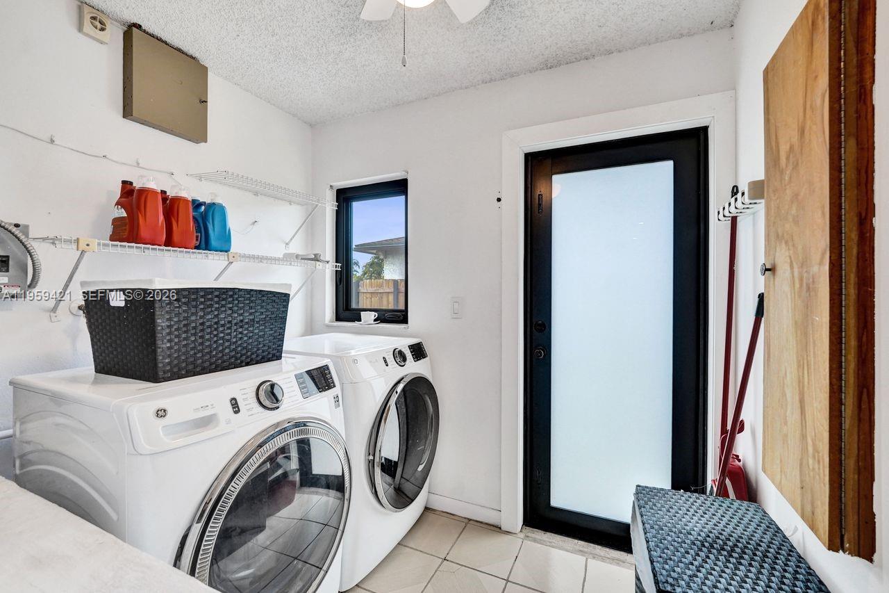 16653 Golfview Dr Weston, FL 33326