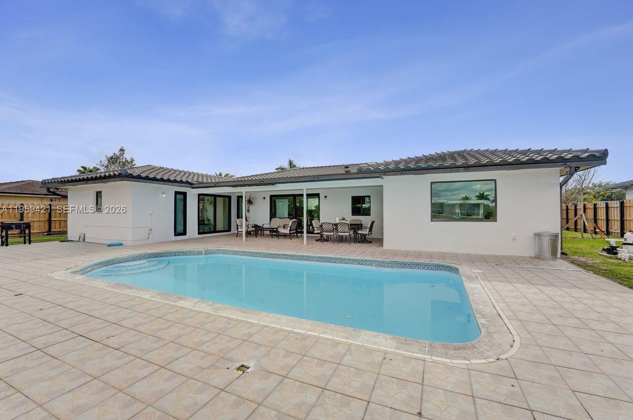 16653 Golfview Dr Weston, FL 33326