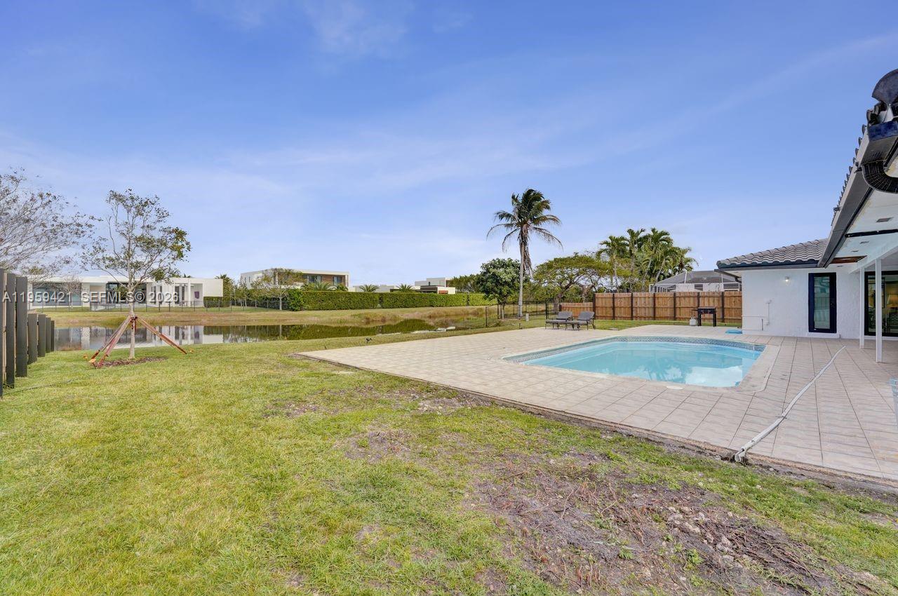 16653 Golfview Dr Weston, FL 33326