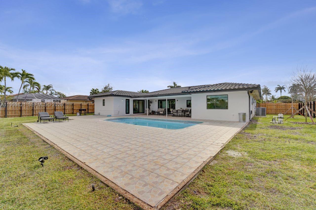 16653 Golfview Dr Weston, FL 33326