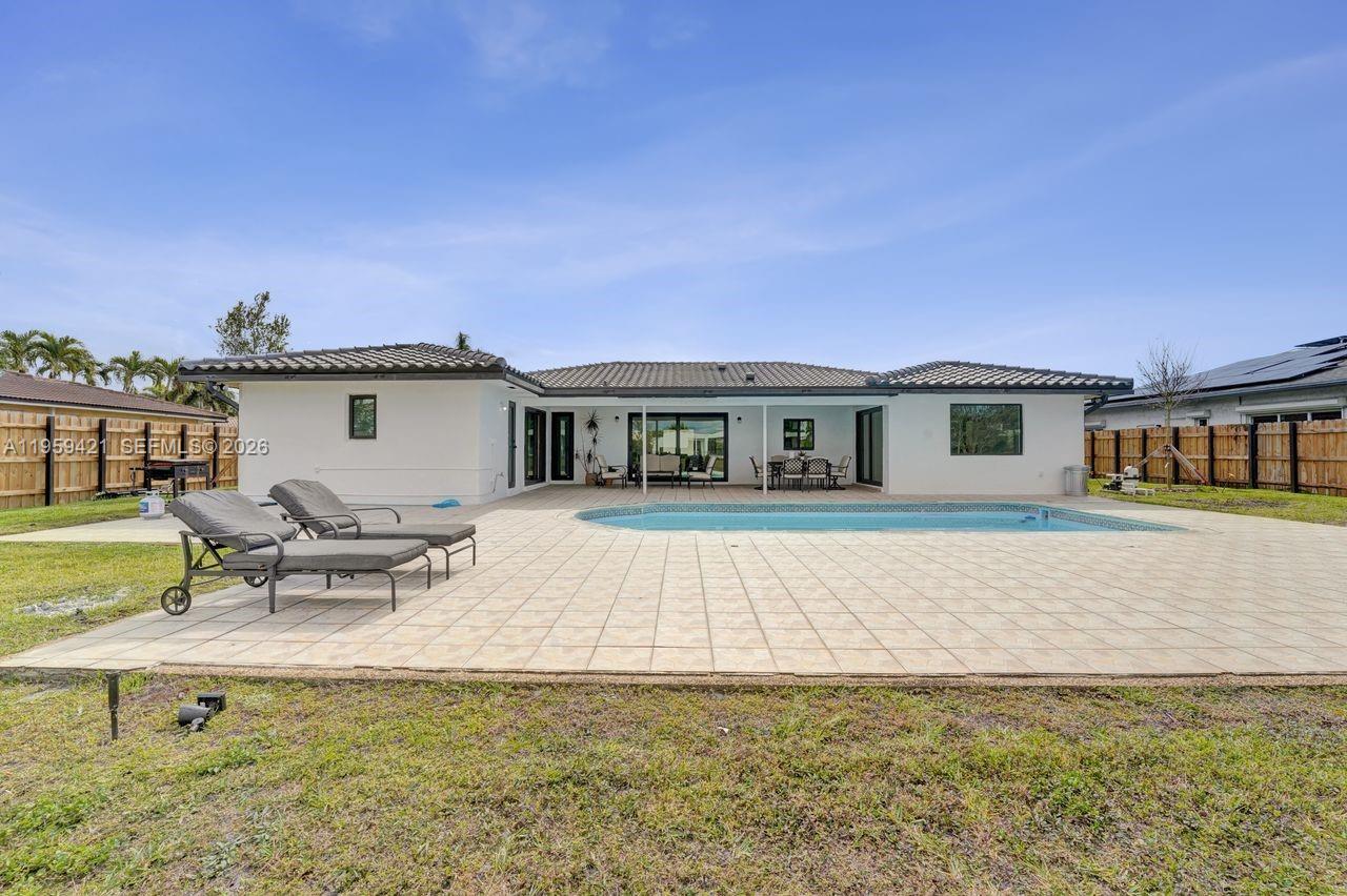 16653 Golfview Dr Weston, FL 33326