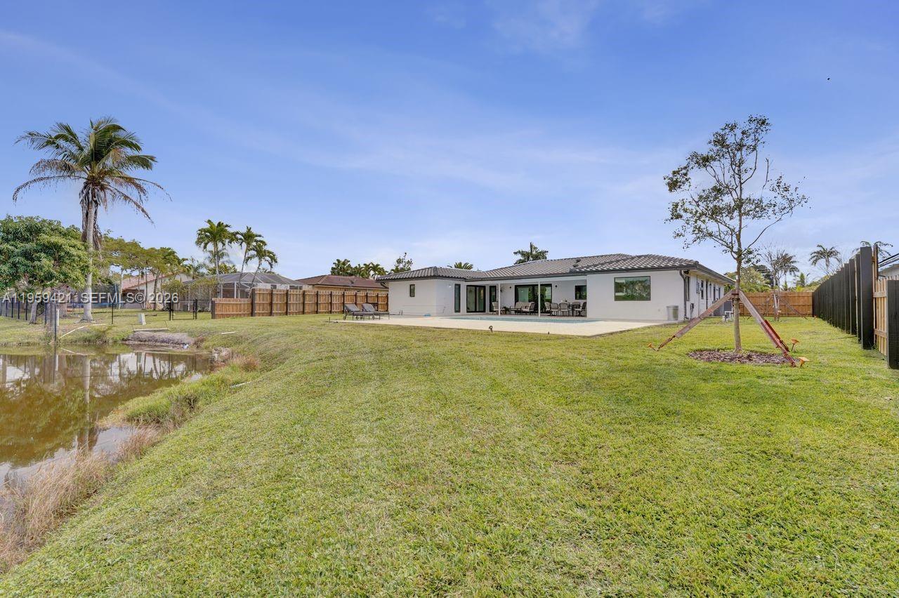 16653 Golfview Dr Weston, FL 33326