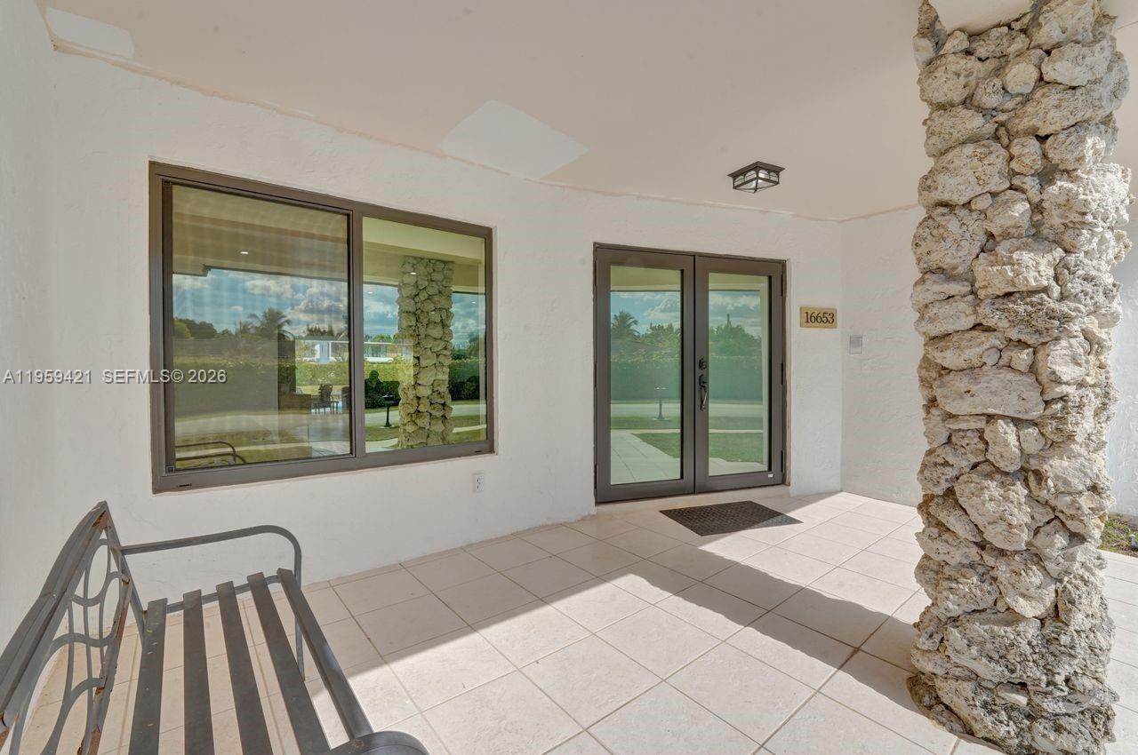 16653 Golfview Dr Weston, FL 33326