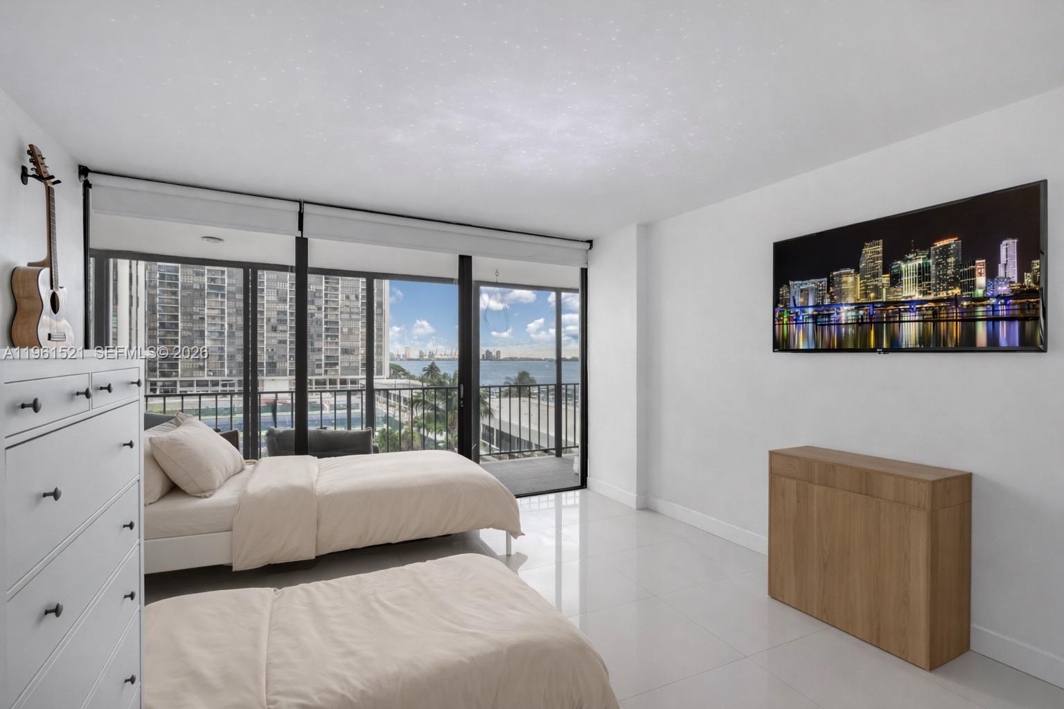image Brickell Place IV11