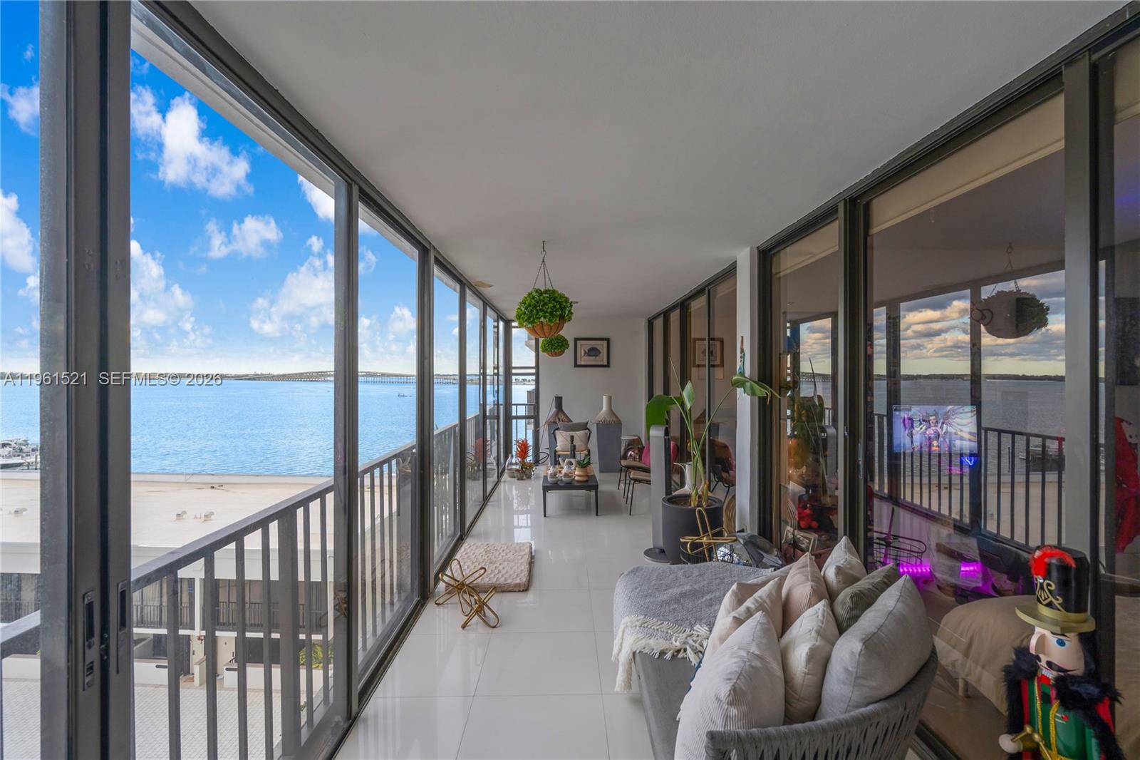 image Brickell Place IV21