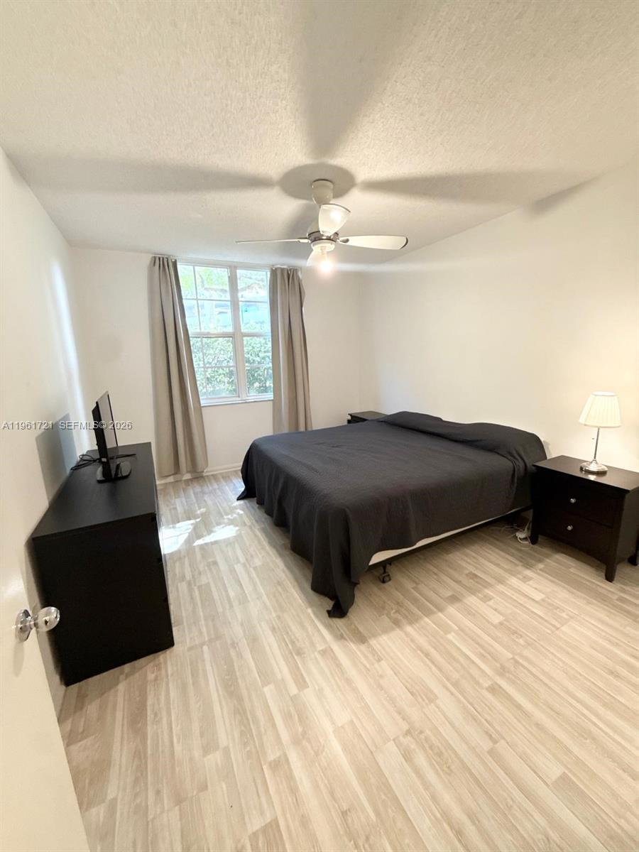 19501 E Country Clb Dr #9104