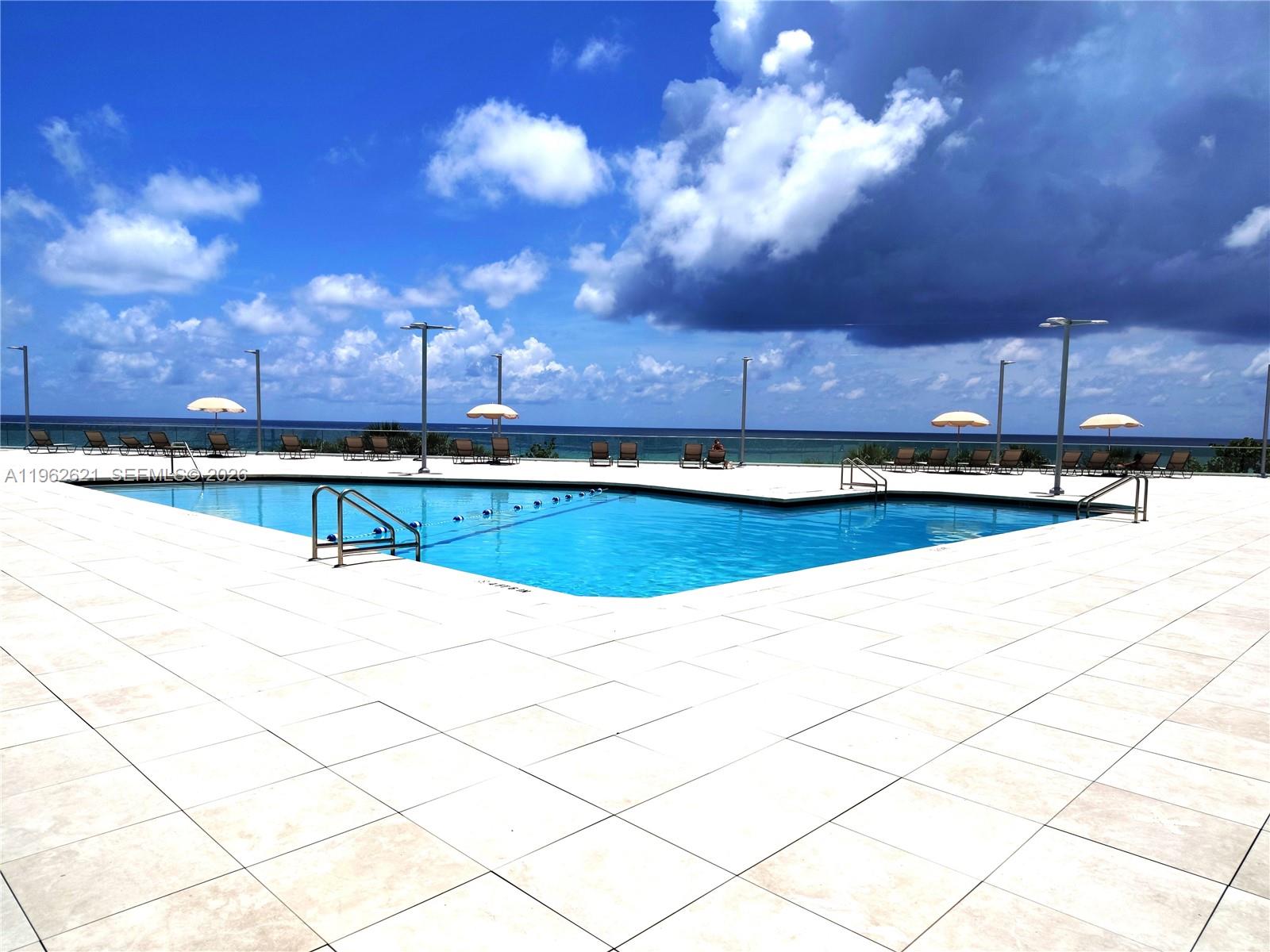 7135 Collins #533 Miami Beach, FL 33141