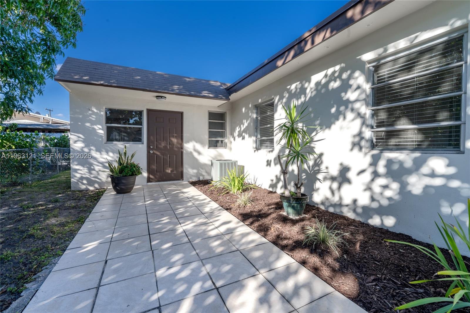 1631 SW 21st St Miami, FL 33145