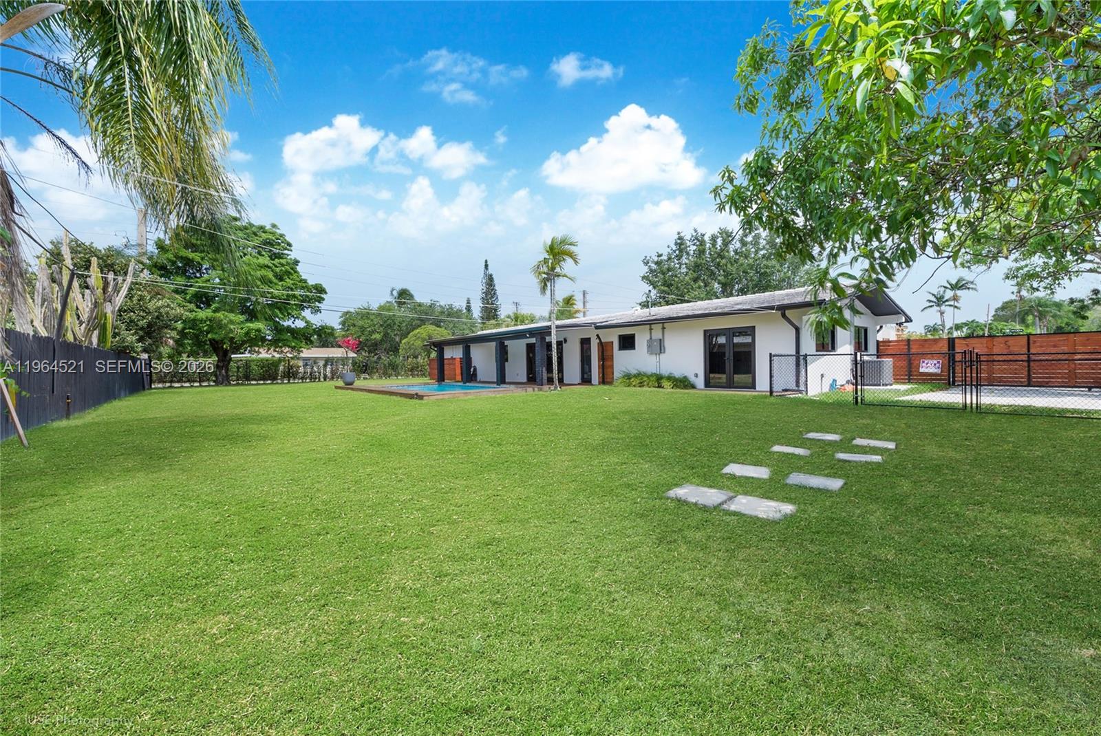 8270 SW 130th St Pinecrest, FL 33156